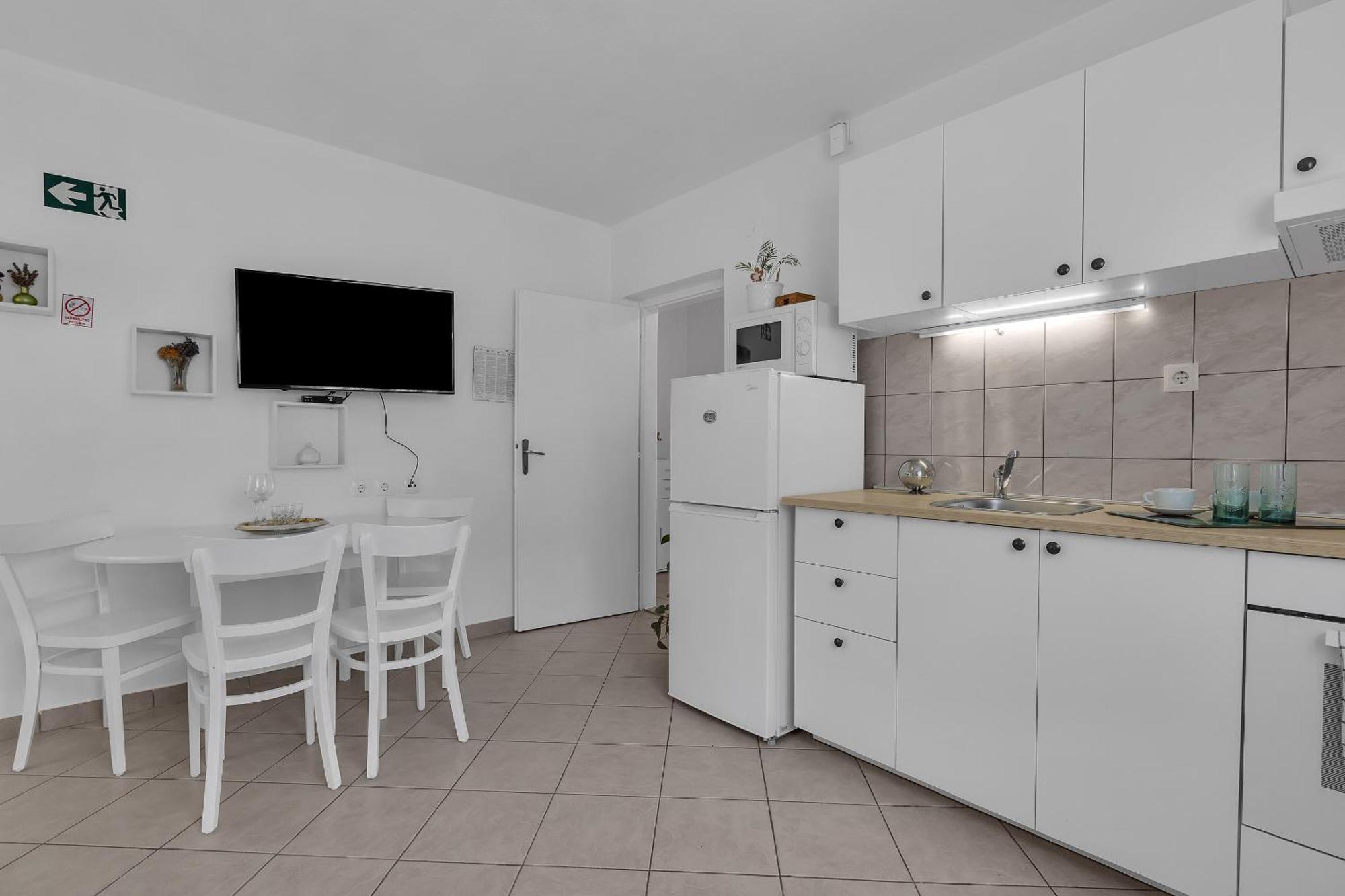 Apartment And Mila *