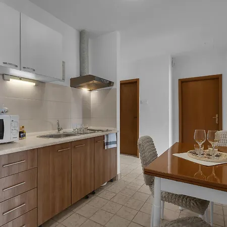 Apartment And Rooms Mila Makarska Exterior photo