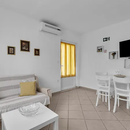 Apartment And Rooms Mila Makarska Exterior photo