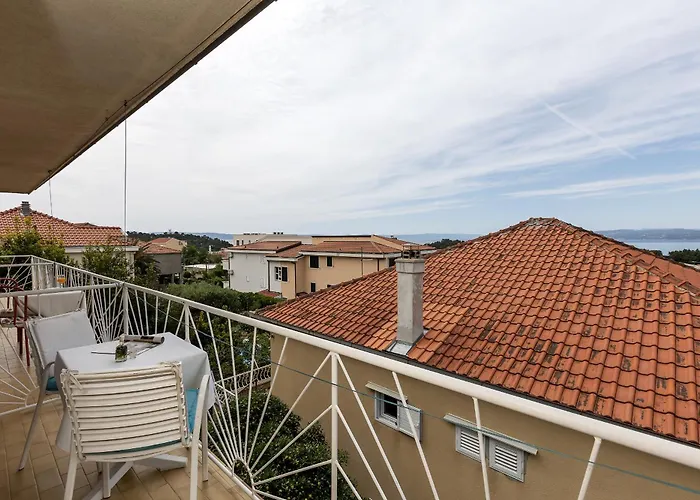 Apartment And Rooms Mila