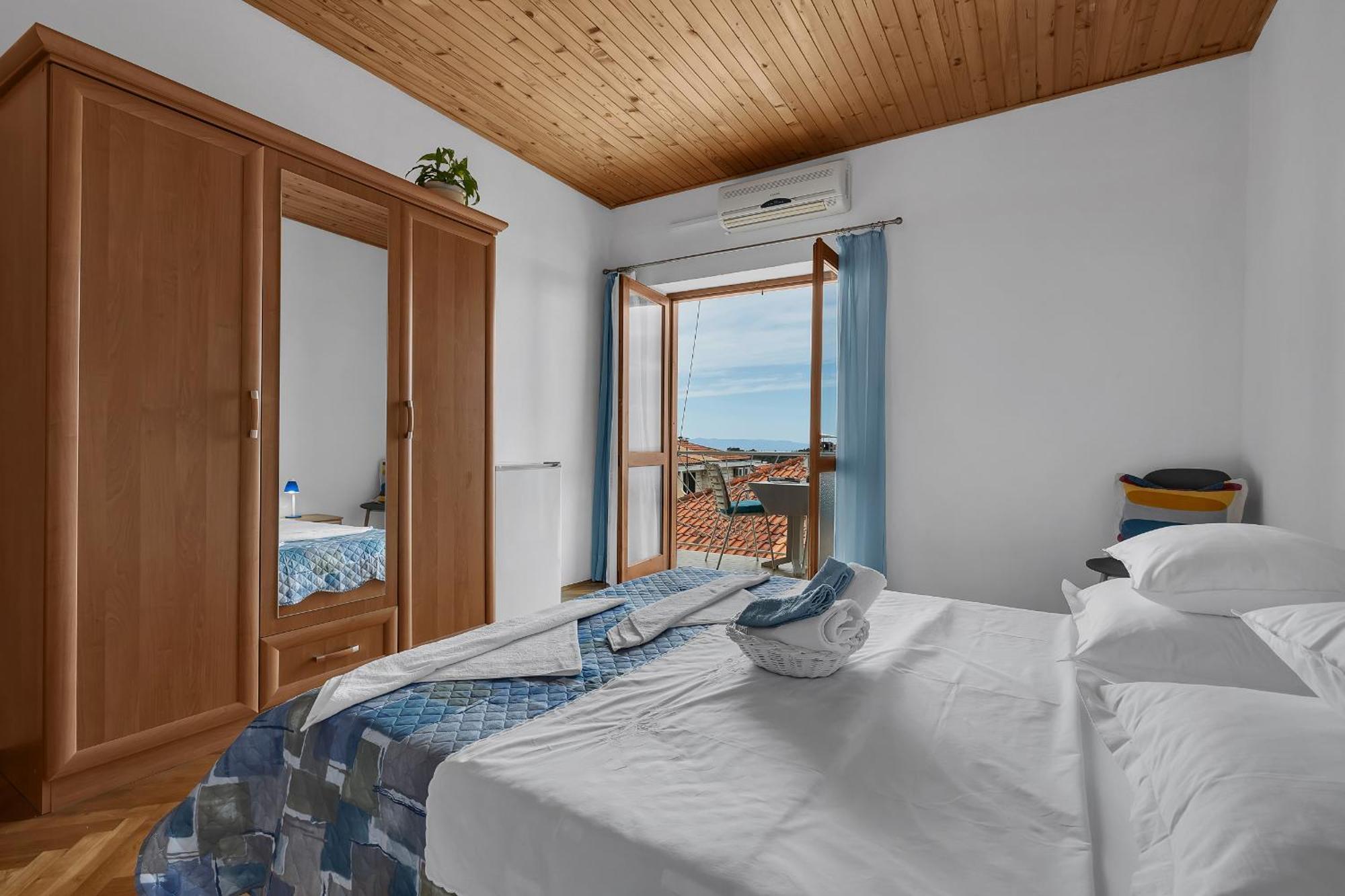 Apartment And Mila Makarska