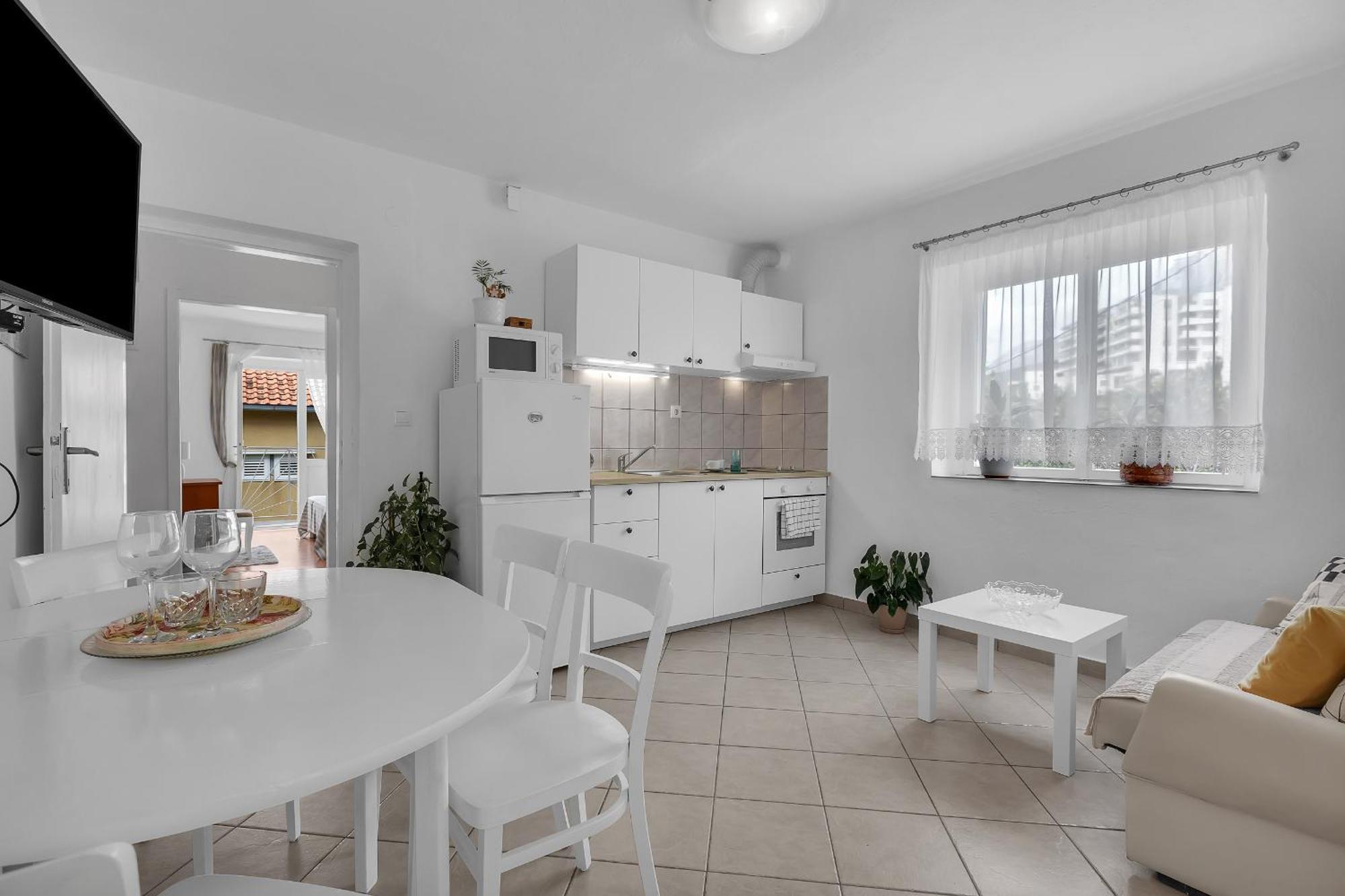 Apartment And Mila